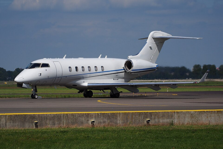 Bombardier Challenger 300